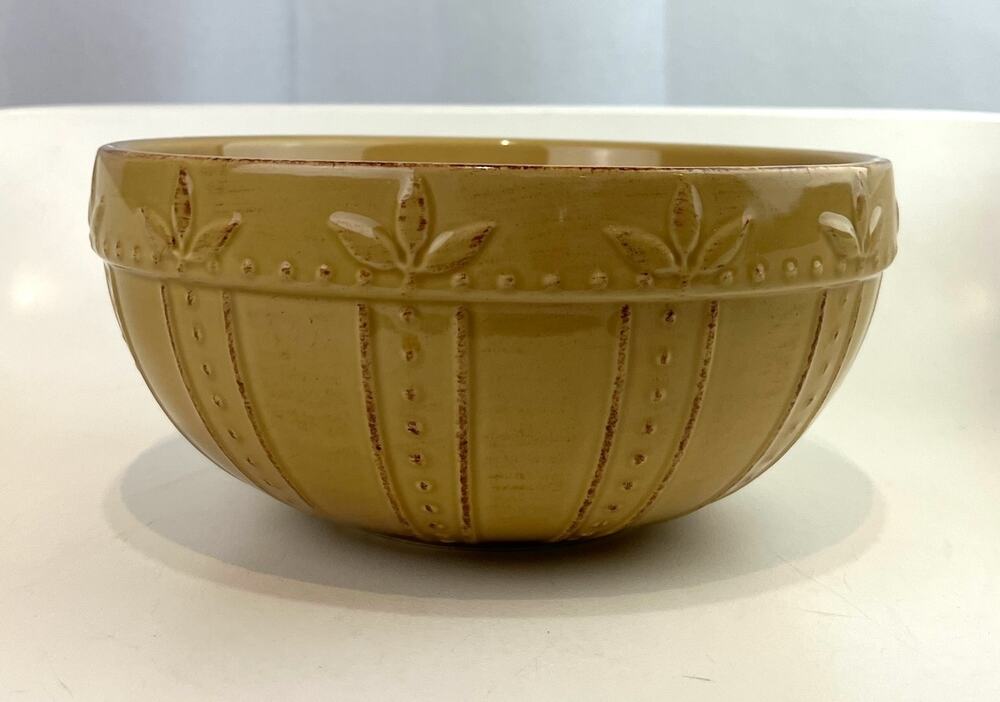 Signature SORRENTO 2001 Debby Segura 8" Mixing Serving Bowl Wheat Gold